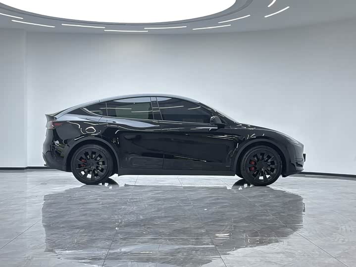 Фото 6 - Tesla Model Y