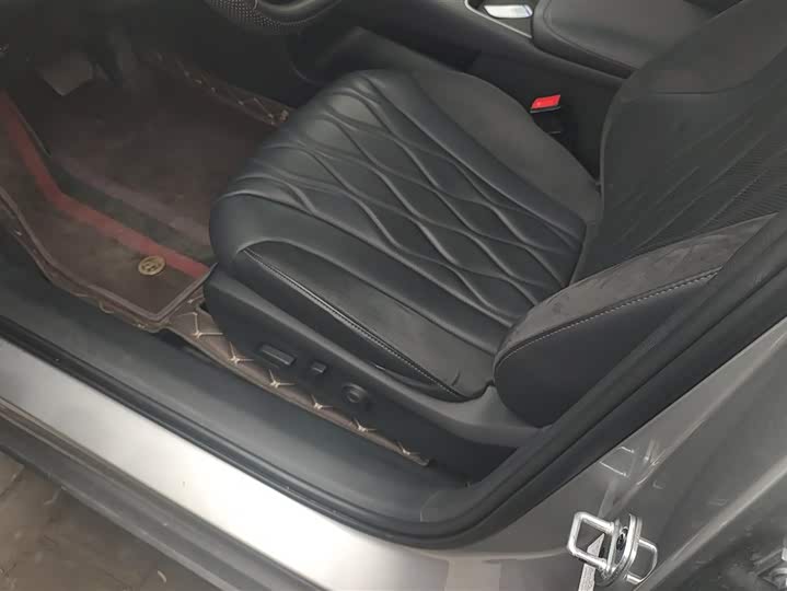 Фото 9 - Roewe D7