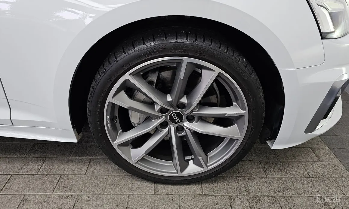 Фото 5 - Audi A5