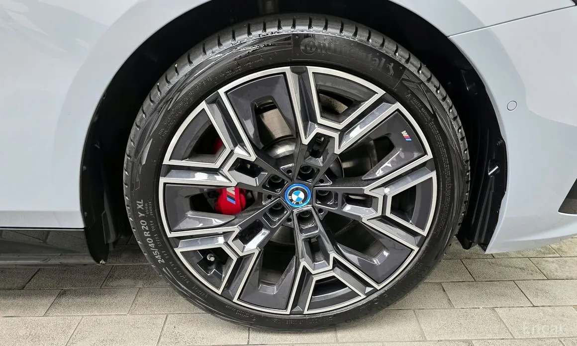 Фото 5 - BMW 5 Series