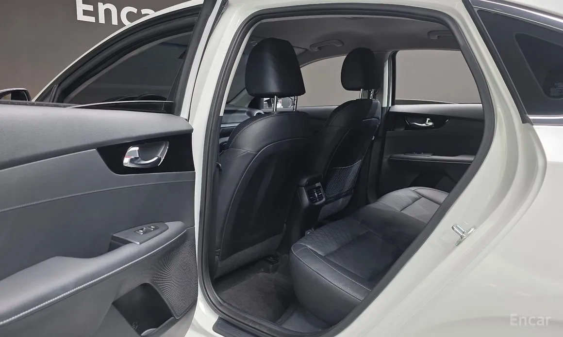 Фото 17 - Kia K3