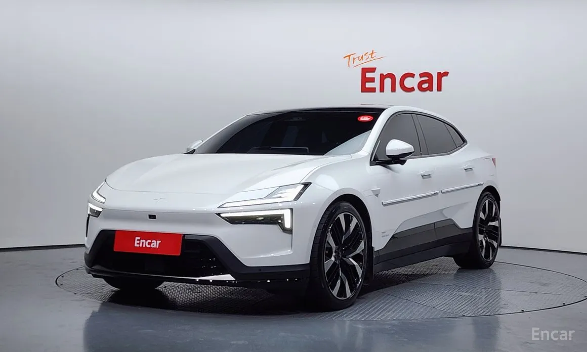 Фото 1 - Polestar 4