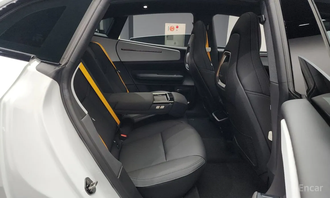 Фото 12 - Polestar 4