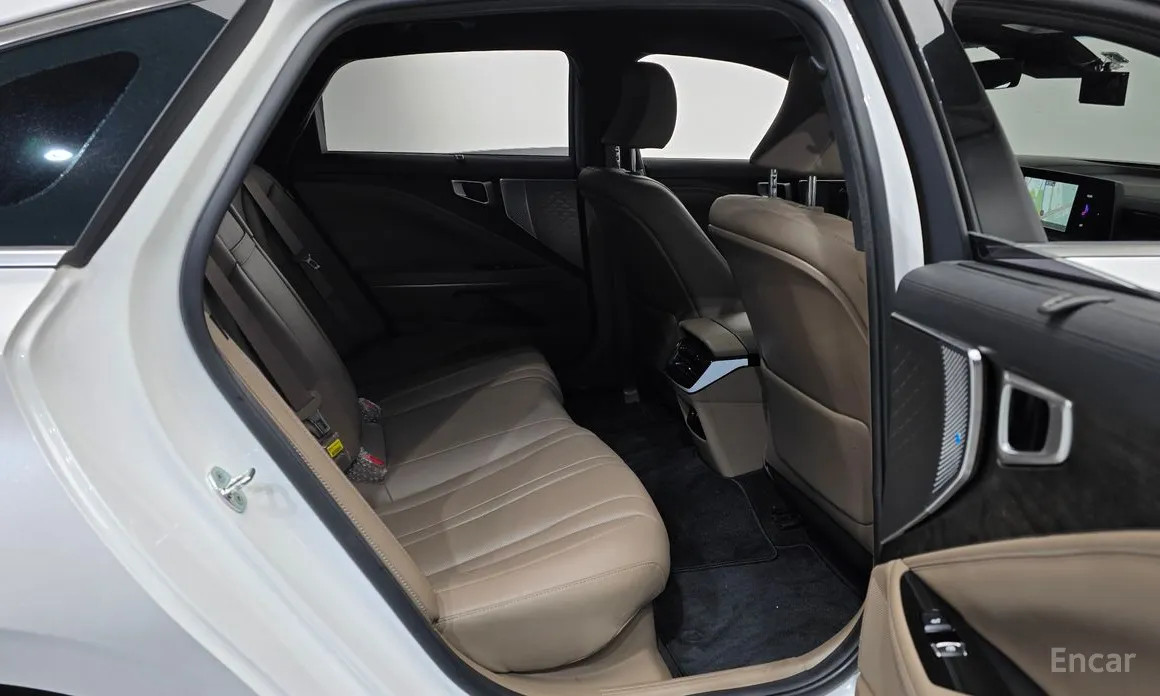 Фото 12 - Kia K8