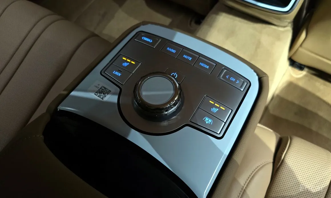 Фото 19 - Genesis G80