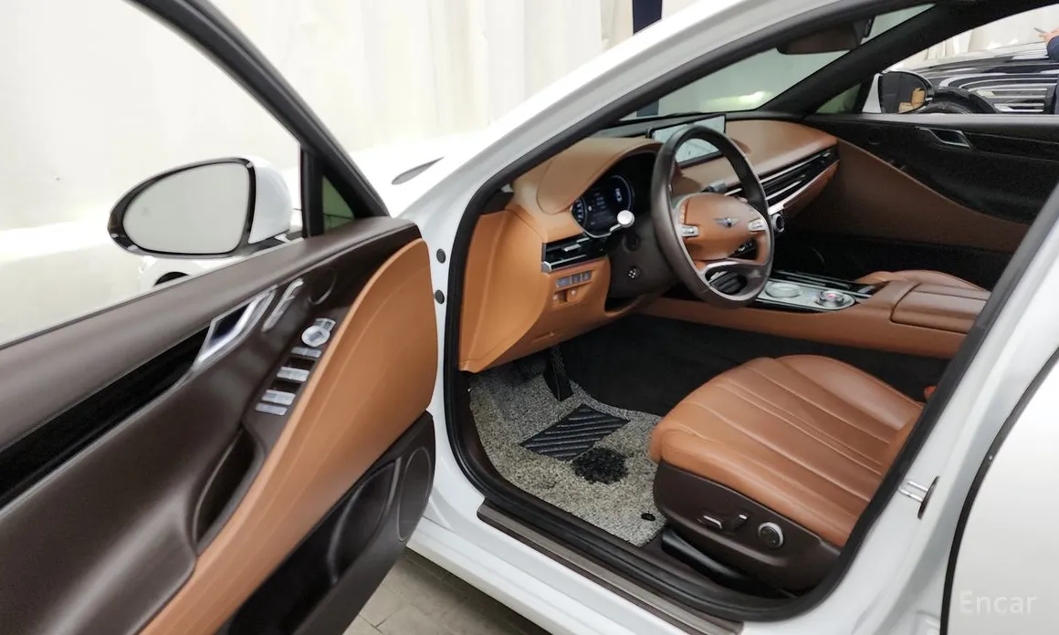 Photo 10 - Genesis G80