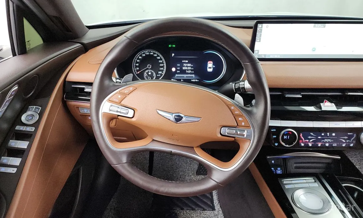 Photo 13 - Genesis G80