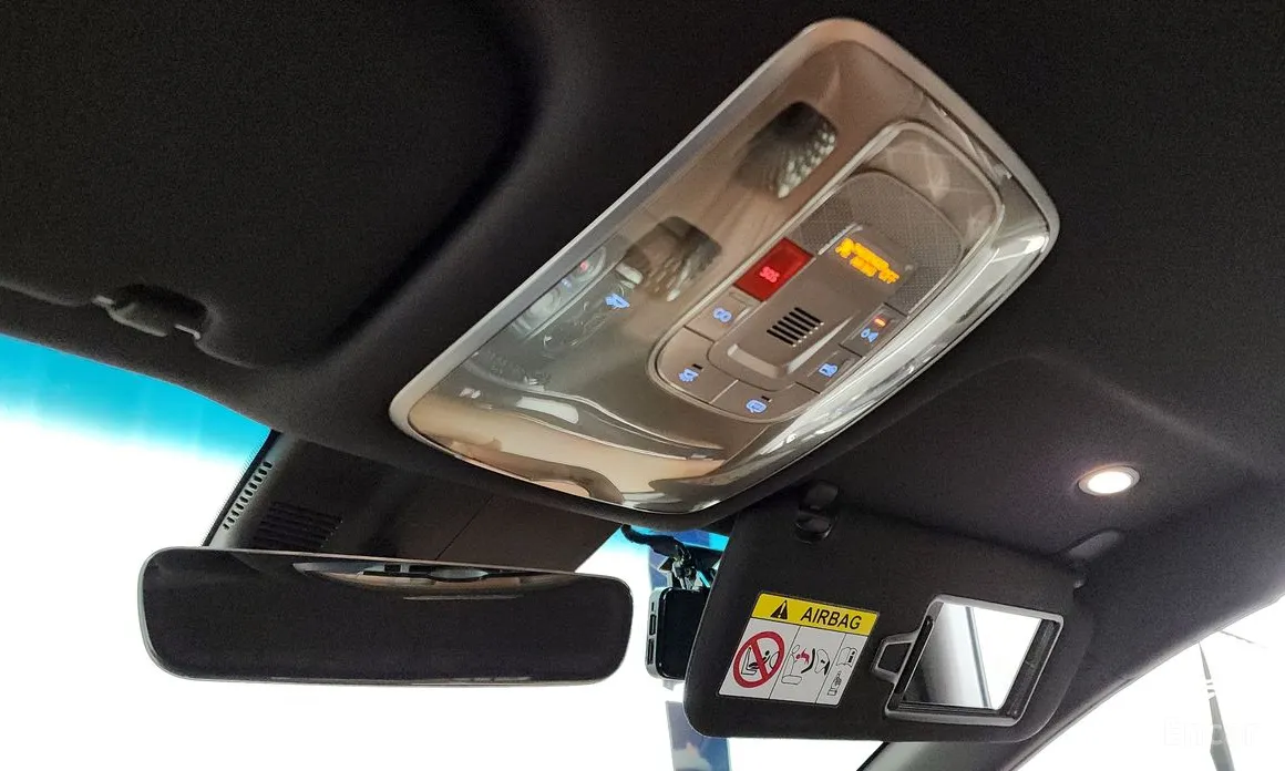 Photo 17 - Genesis G80