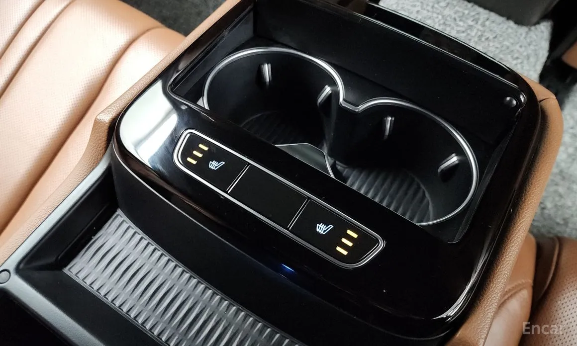 Photo 19 - Genesis G80