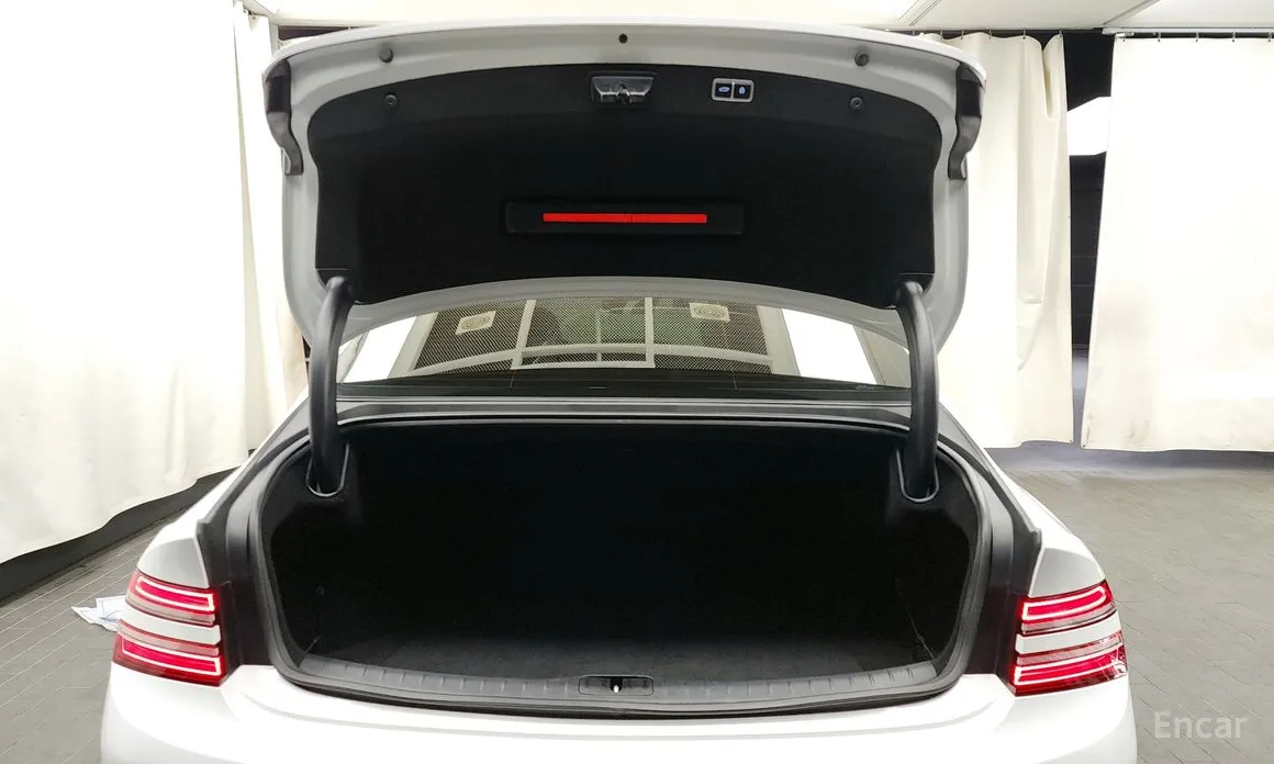 Photo 20 - Genesis G80