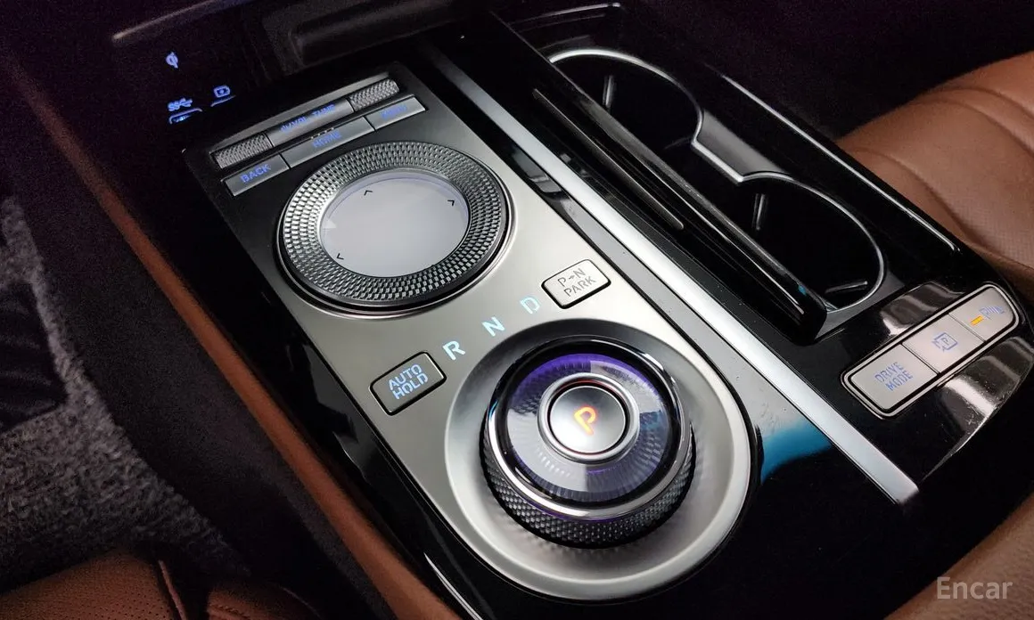 Photo 9 - Genesis G80