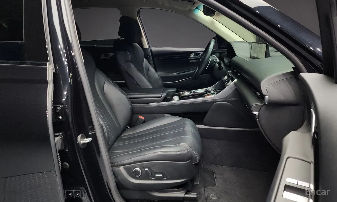 Фото 11 - Genesis GV80