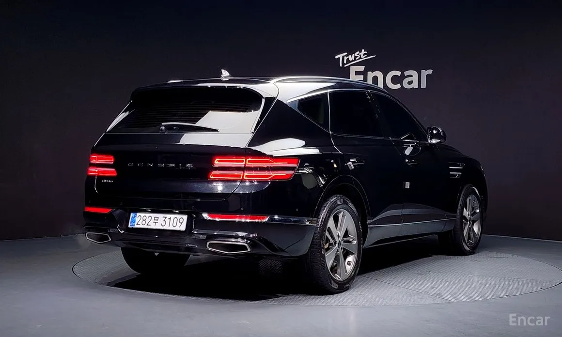 Фото 2 - Genesis GV80