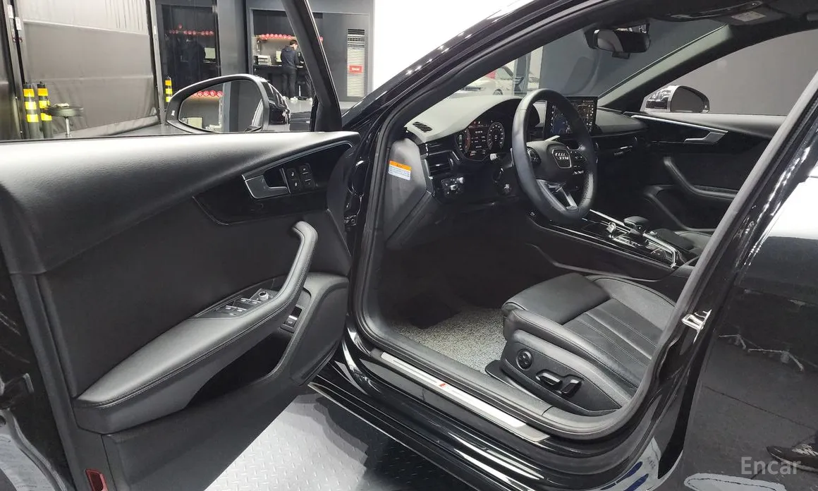 Фото 10 - Audi A4