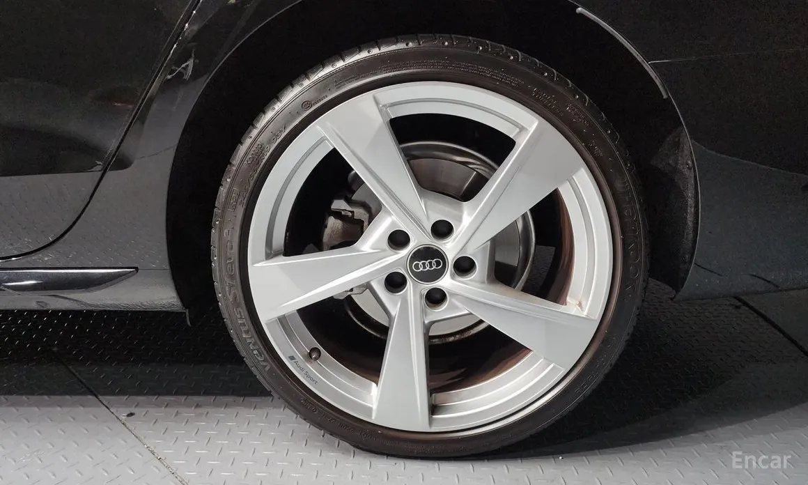 Фото 5 - Audi A4