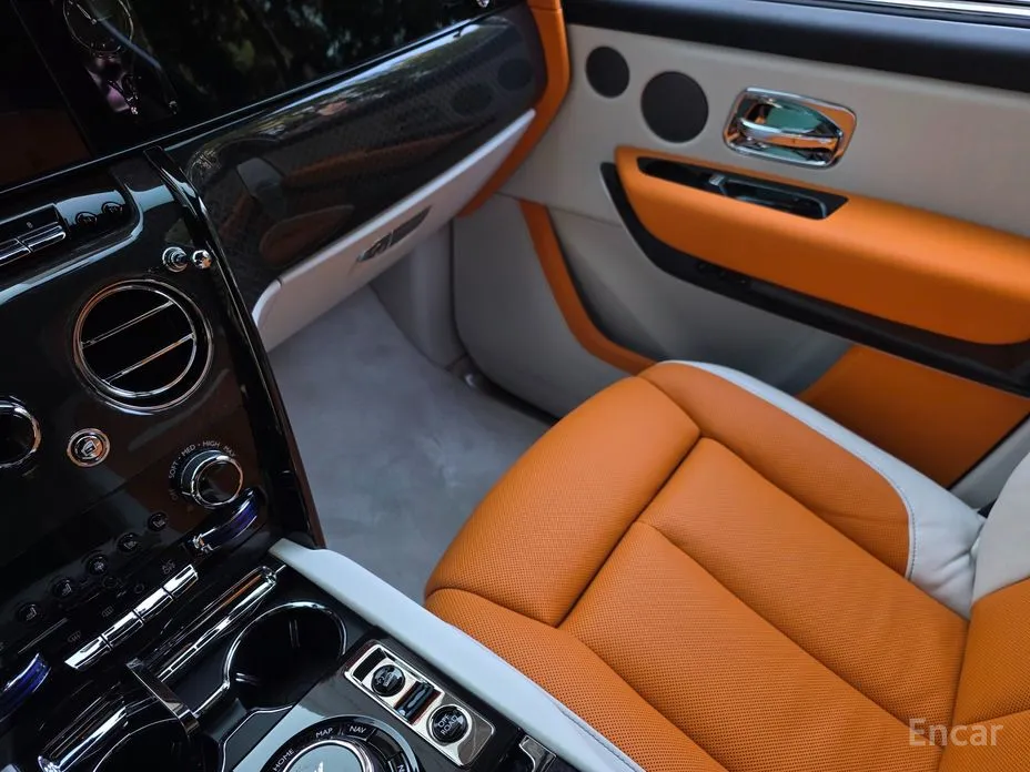 Фото 12 - Rolls-Royce Cullinan