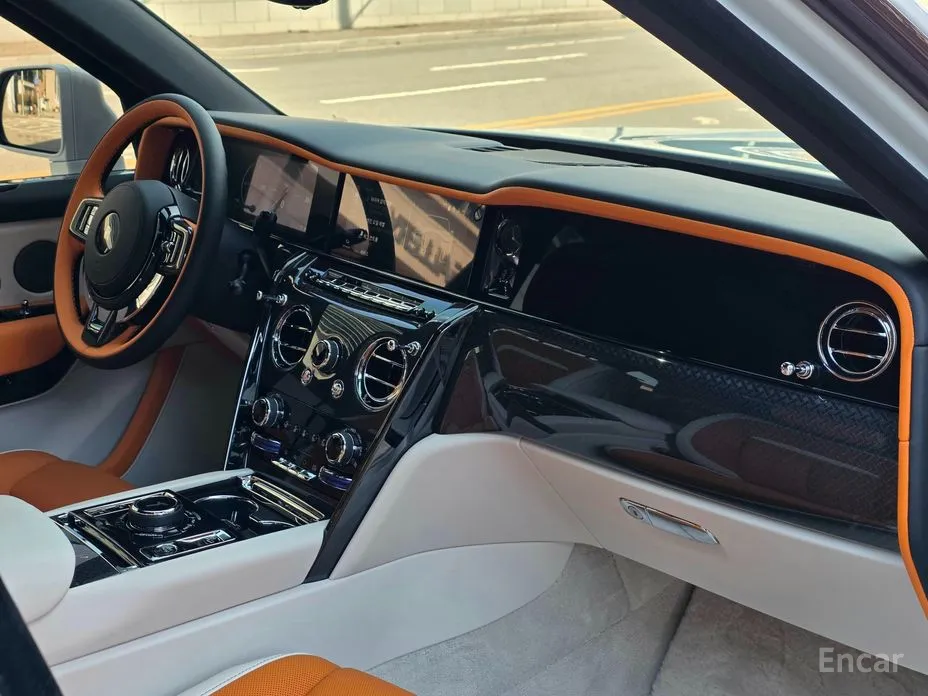 Фото 17 - Rolls-Royce Cullinan