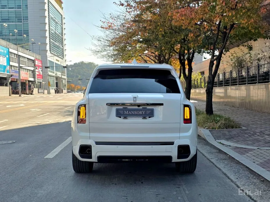 Фото 4 - Rolls-Royce Cullinan