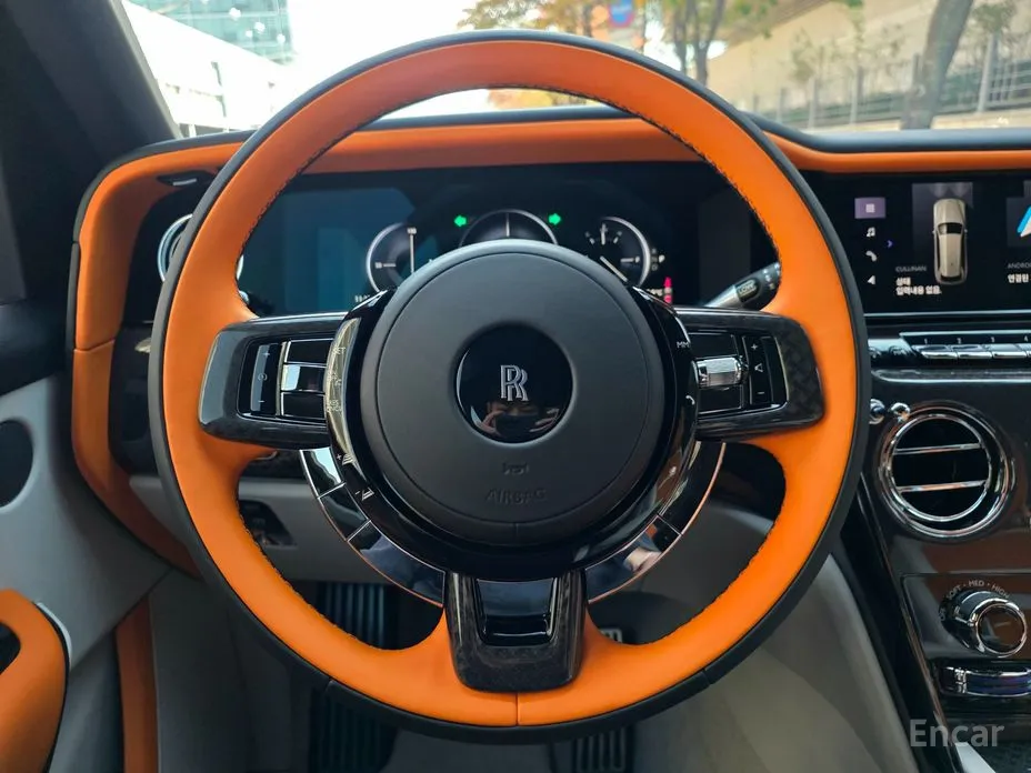 Фото 6 - Rolls-Royce Cullinan