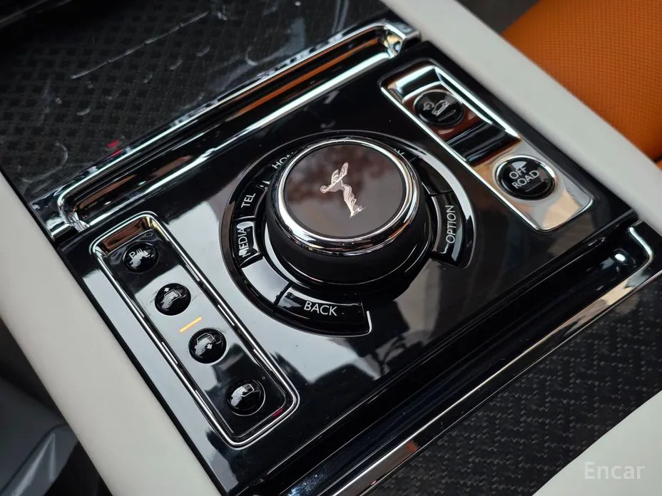 Фото 9 - Rolls-Royce Cullinan