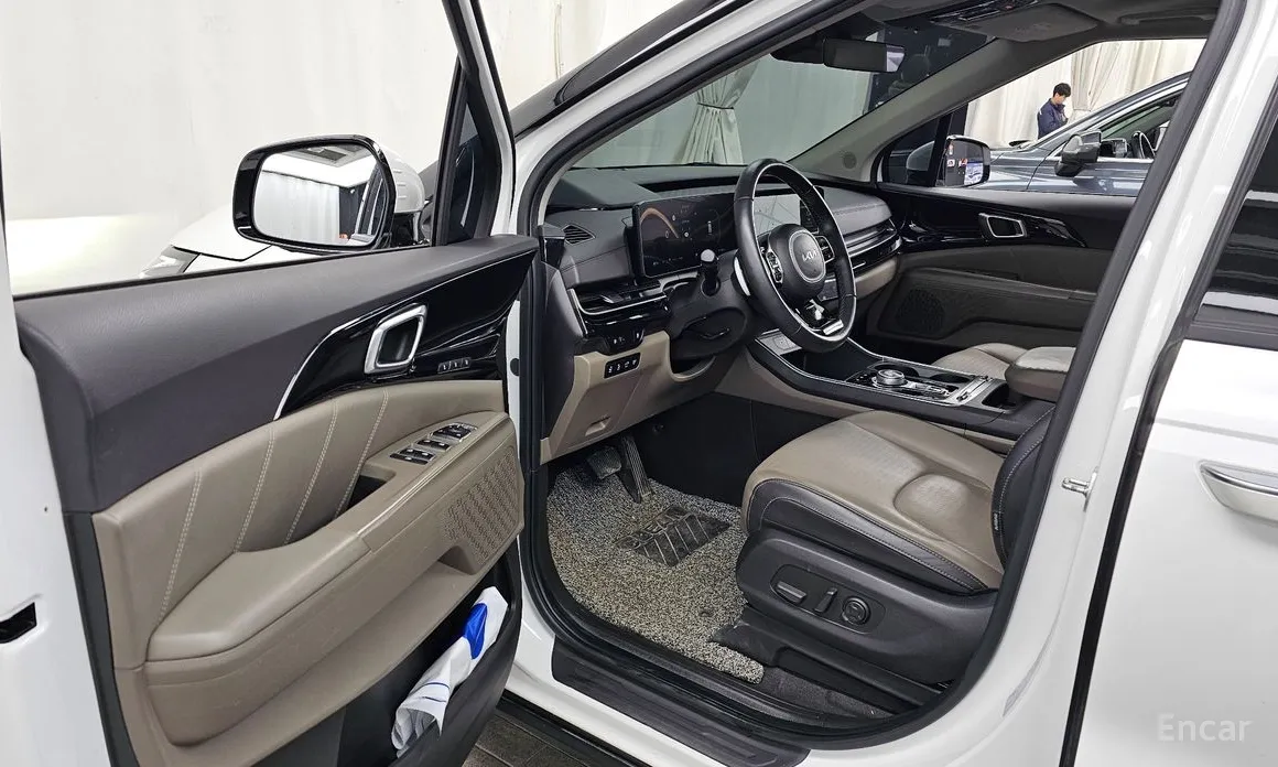 Фото 10 - Kia Carnival