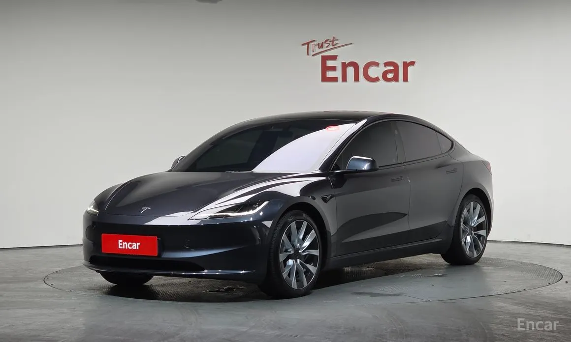 Фото 1 - Tesla Model 3