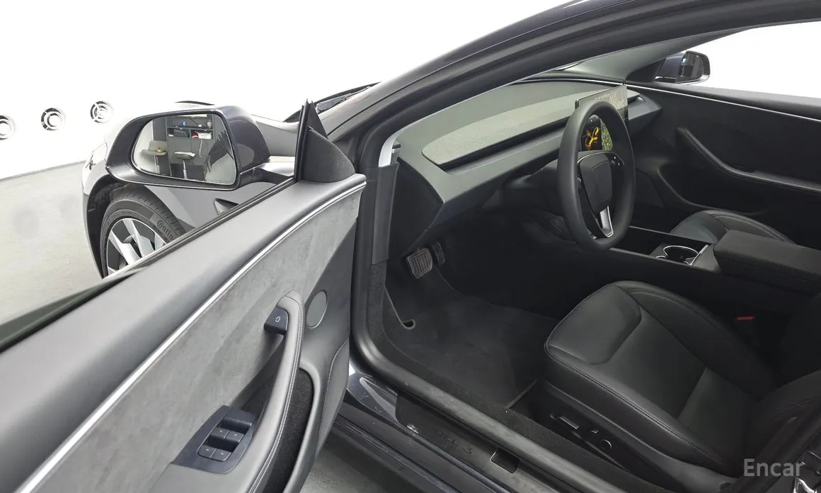 Фото 12 - Tesla Model 3