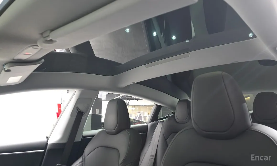 Фото 18 - Tesla Model 3