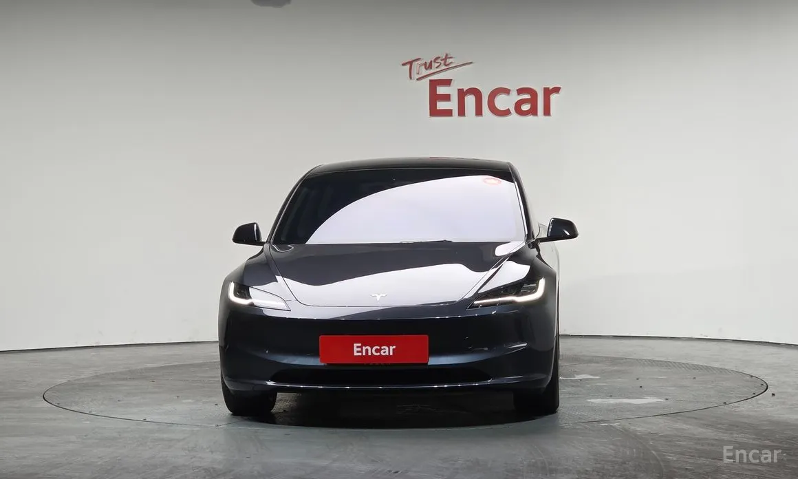 Фото 3 - Tesla Model 3