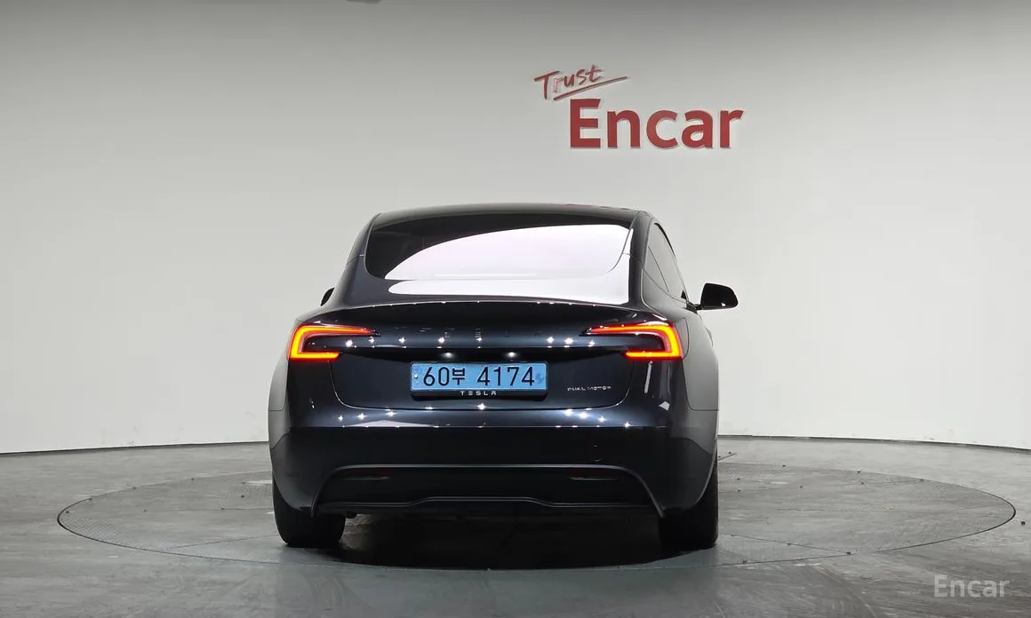 Фото 4 - Tesla Model 3