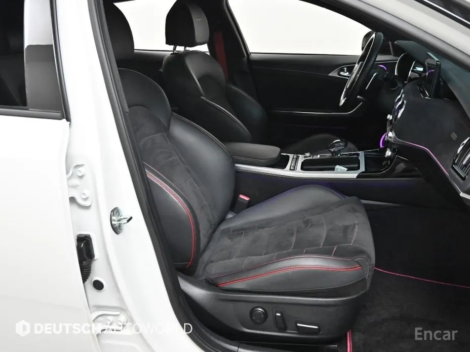 Фото 10 - Kia Stinger