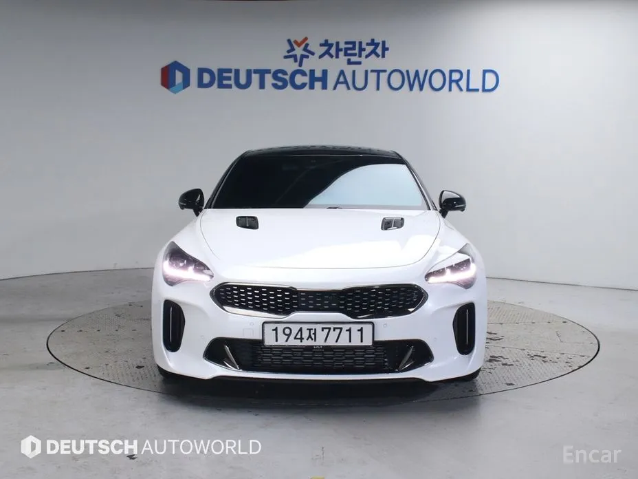 Фото 3 - Kia Stinger