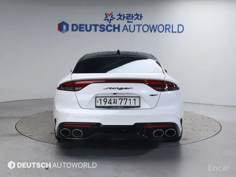 Фото 4 - Kia Stinger