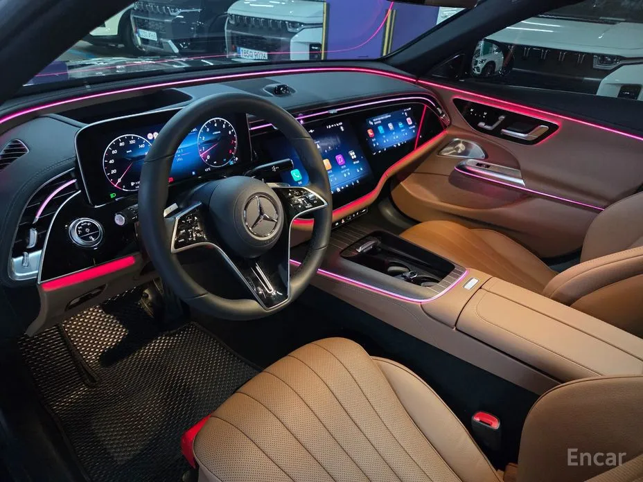 Фото 13 - Mercedes-Benz E-Class