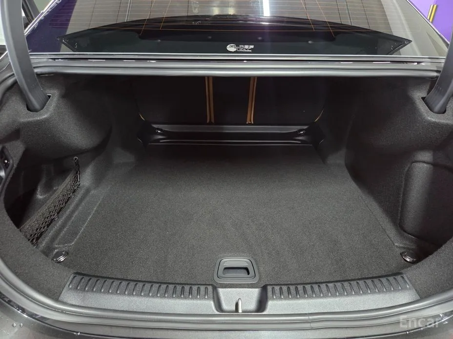 Фото 15 - Mercedes-Benz E-Class