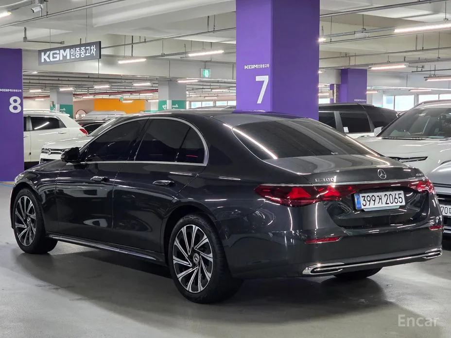 Фото 5 - Mercedes-Benz E-Class