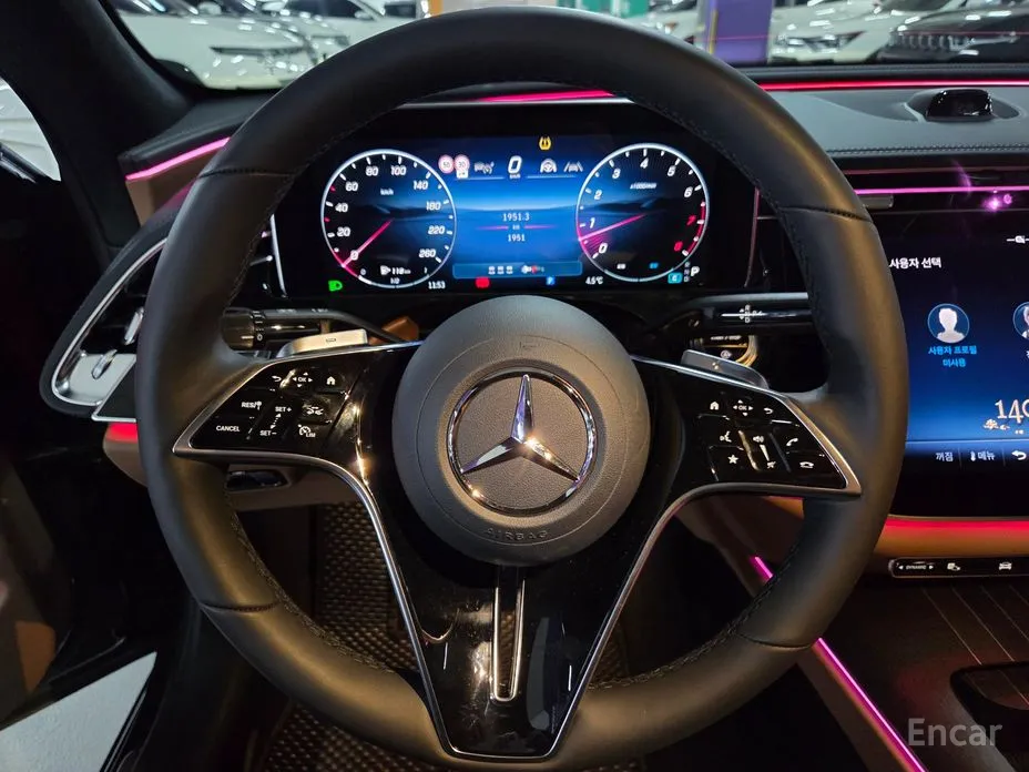 Фото 7 - Mercedes-Benz E-Class