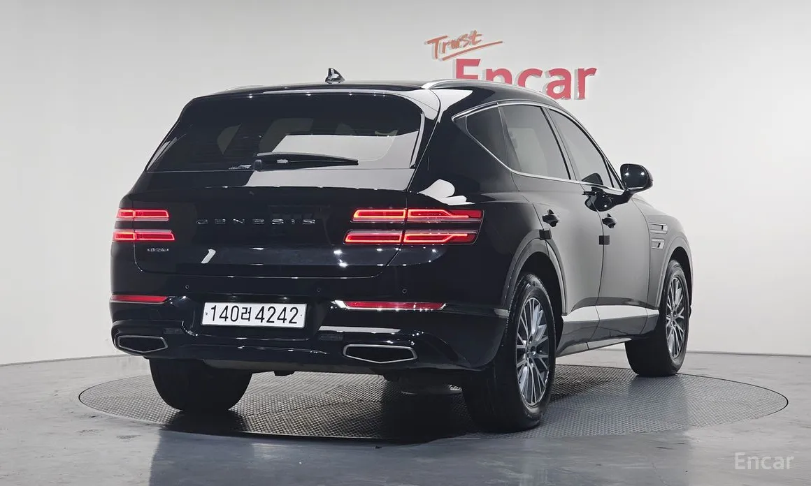 Фото 2 - Genesis GV80