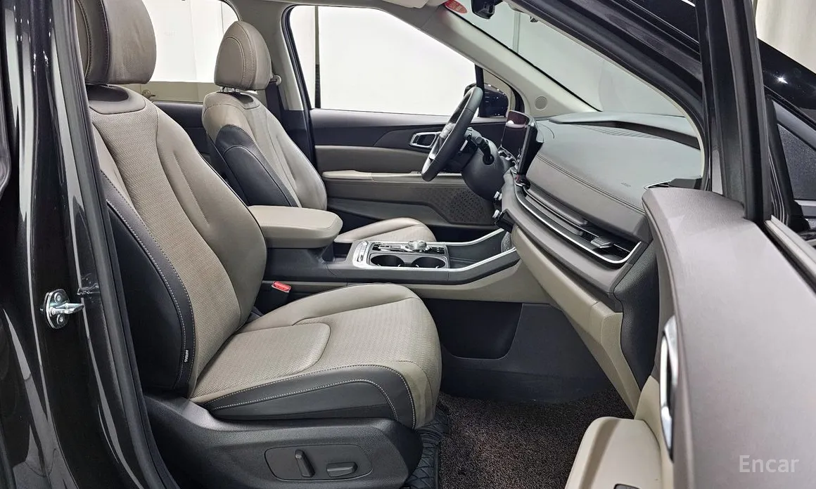 Photo 10 - Kia Carnival