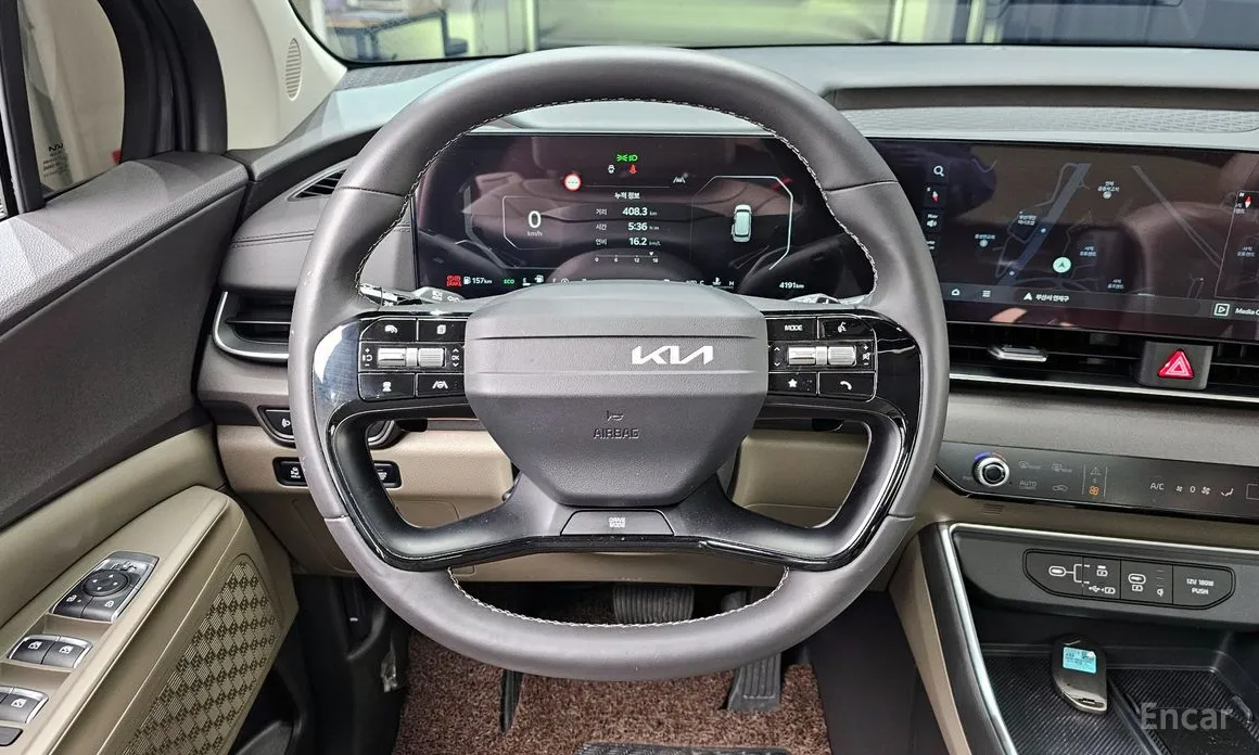 Photo 13 - Kia Carnival