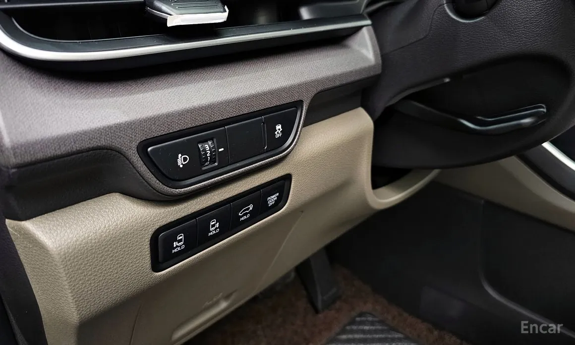 Photo 16 - Kia Carnival