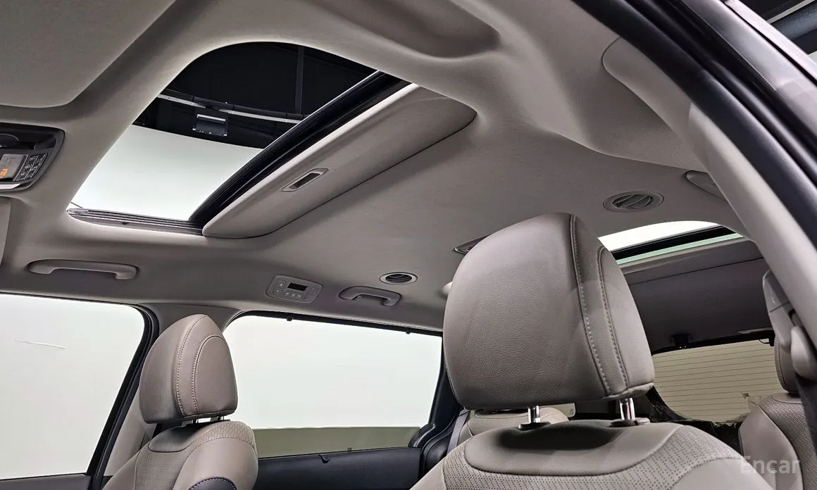 Photo 19 - Kia Carnival