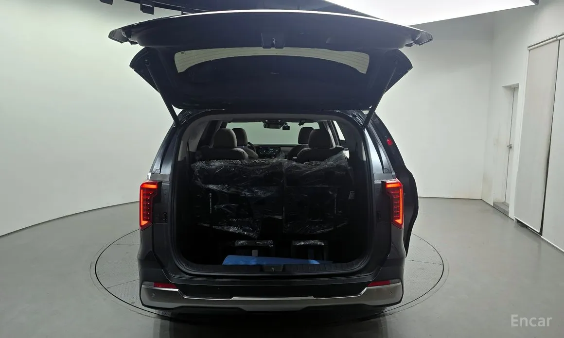 Photo 20 - Kia Carnival