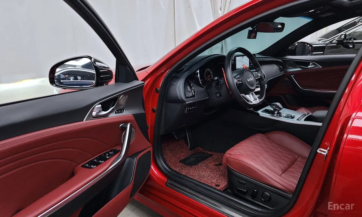 Фото 10 - Kia Stinger