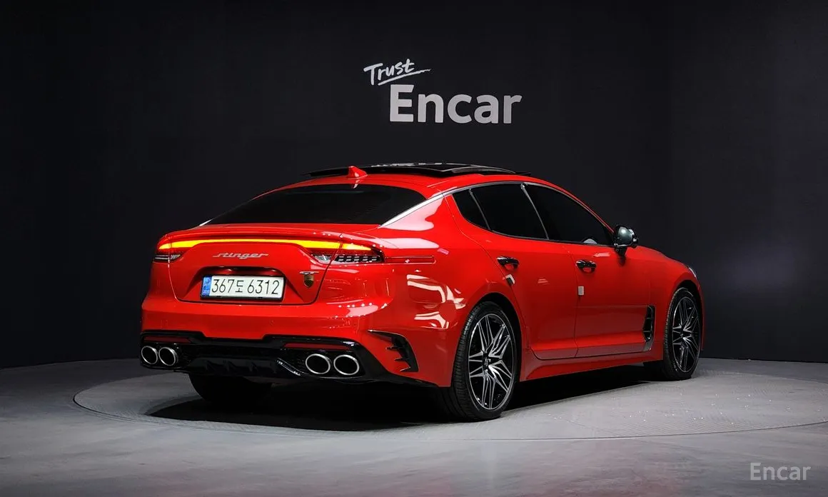 Фото 2 - Kia Stinger