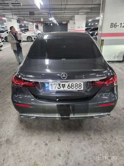 Фото 2 - Mercedes-Benz E-Class