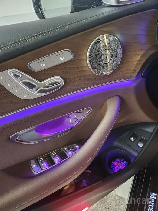 Фото 9 - Mercedes-Benz E-Class