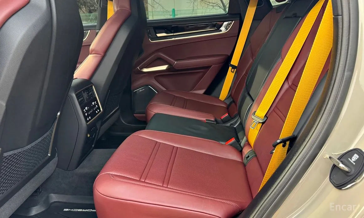 Фото 14 - Porsche Cayenne