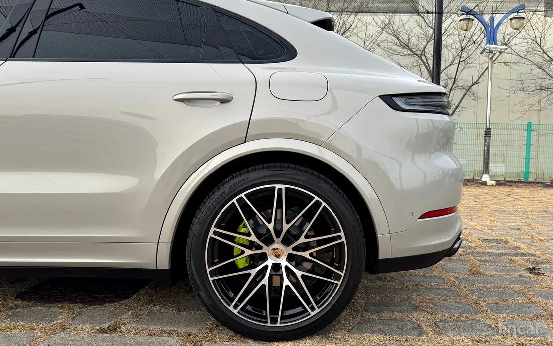 Фото 7 - Porsche Cayenne