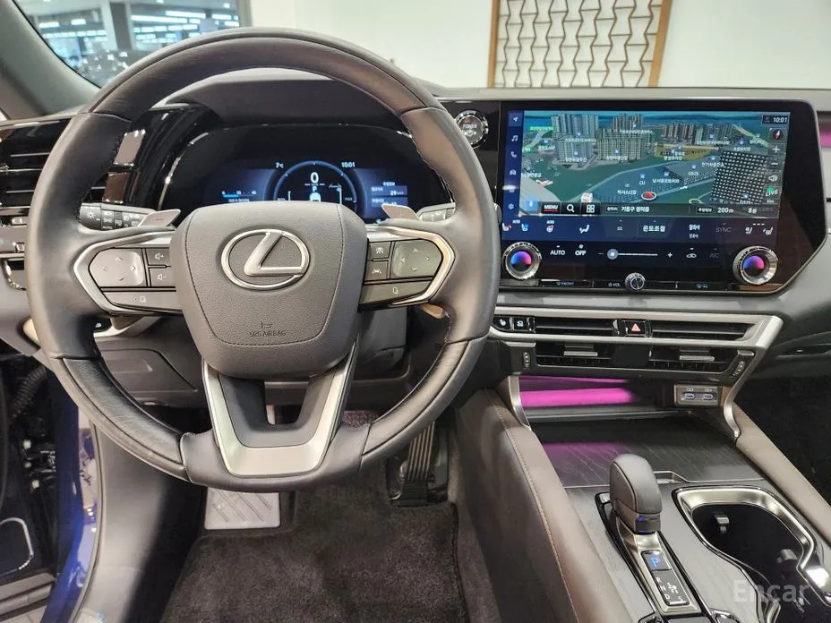 Фото 13 - Lexus RX